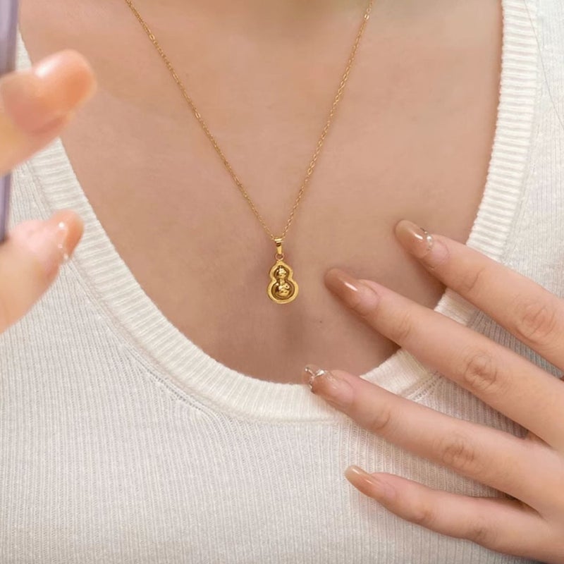 Sparkling Full Diamond Four-Pointed Star Necklace For Women 2026 New Style Light Luxury Exquisite Titanium Steel Non-Fading Clavicle Chain Jewelry Customization - Image 1